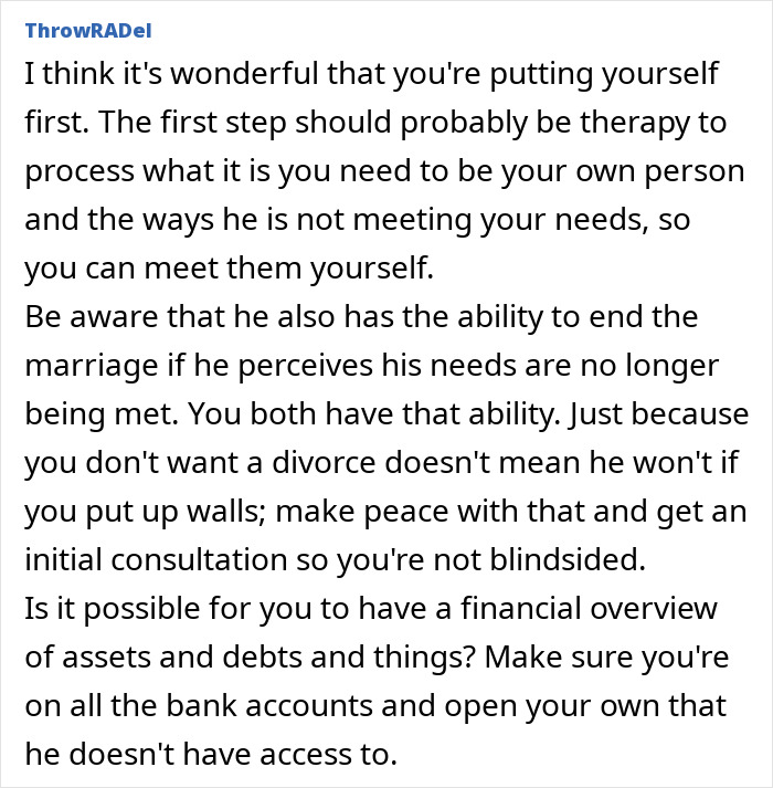 Text excerpt from online advice forum discussing a man prioritizing work over family with wife aware and wanting to stay.