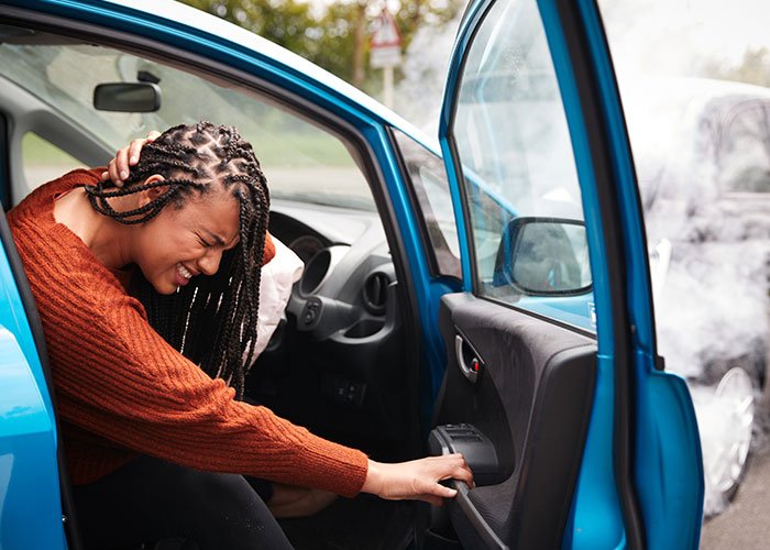 Guy Can’t Believe Girlfriend Takes Care Of Baby And Dogs During A Car Crash And Leaves Him Alone