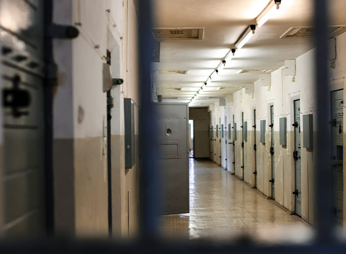 42 Of The Worst Places People Had To Survive A Night In