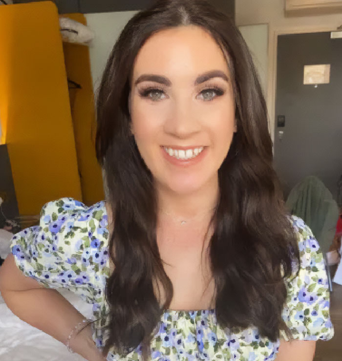 Teacher Who Faked Cancer And Her Own Passing Caught Working With Kids By Former Colleague Teacher Who Faked Cancer And Her Own Passing Caught Working With Kids By Former Colleague