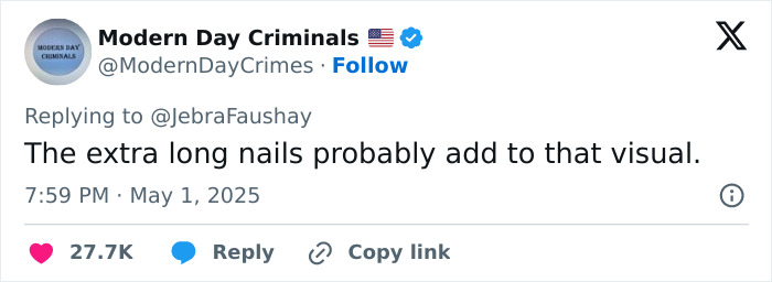 Screenshot of a Twitter reply discussing Cynthia Erivo's oddly large hands and their visual impact on her appearance. Screenshot of a Twitter reply discussing Cynthia Erivo's oddly large hands and their visual impact on her appearance.