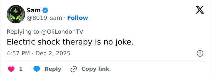 "A New Home For Lice": Gwendoline Christie’s Bizarre Hair Look Hijacks Fashion Awards "A New Home For Lice": Gwendoline Christie’s Bizarre Hair Look Hijacks Fashion Awards