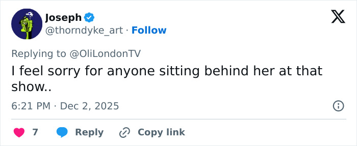 "A New Home For Lice": Gwendoline Christie’s Bizarre Hair Look Hijacks Fashion Awards "A New Home For Lice": Gwendoline Christie’s Bizarre Hair Look Hijacks Fashion Awards