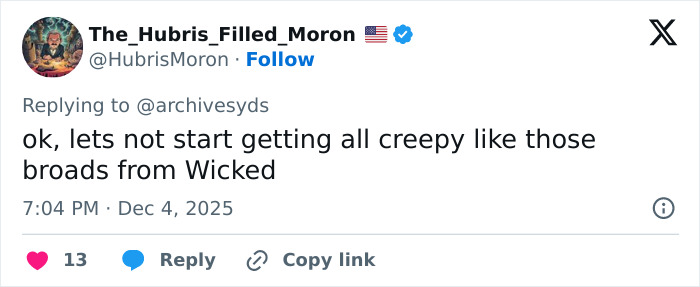 Screenshot of a viral tweet sparking debate over media bias and racial double standards involving Sydney Sweeney and Amanda Seyfried. Screenshot of a viral tweet sparking debate over media bias and racial double standards involving Sydney Sweeney and Amanda Seyfried.