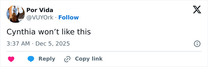 Tweet by Por Vida at 3:37 AM on Dec 5, 2025, commenting on a photo shared by Rebel Wilson with Ariana Grande. Tweet by Por Vida at 3:37 AM on Dec 5, 2025, commenting on a photo shared by Rebel Wilson with Ariana Grande.