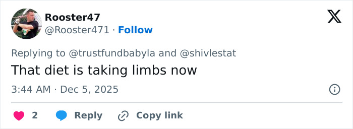 Twitter user Rooster47 replies to a comment about diet with a humorous remark, highlighting a bizarre detail noticed. Twitter user Rooster47 replies to a comment about diet with a humorous remark, highlighting a bizarre detail noticed.