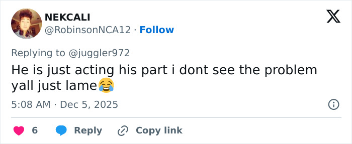 Tweet defending Noah Schnapp acting in new Stranger Things season amid scene recreation backlash with laughing emoji.