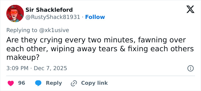 Tweet questioning emotional reactions, sparking debate over media bias and racial double standards in viral Sydney Sweeney Amanda Seyfried video. Tweet questioning emotional reactions, sparking debate over media bias and racial double standards in viral Sydney Sweeney Amanda Seyfried video.