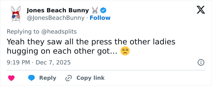 Tweet from Jones Beach Bunny discussing media bias and racial double standards in viral Sydney Sweeney and Amanda Seyfried video debate. Tweet from Jones Beach Bunny discussing media bias and racial double standards in viral Sydney Sweeney and Amanda Seyfried video debate.