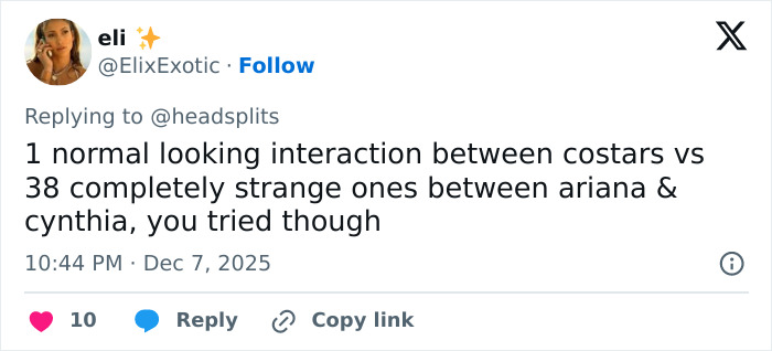 Tweet discussing viral video of Sydney Sweeney and Amanda Seyfried, sparking debate on media bias and racial double standards. Tweet discussing viral video of Sydney Sweeney and Amanda Seyfried, sparking debate on media bias and racial double standards.