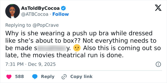 Twitter user AsToldByCocoa commenting on Sydney Sweeney fans spotting an odd detail in Sports Illustrated cover. Twitter user AsToldByCocoa commenting on Sydney Sweeney fans spotting an odd detail in Sports Illustrated cover.