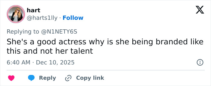 Fan tweet reacting to Sydney Sweeney, questioning why she is branded by image instead of her acting talent. Fan tweet reacting to Sydney Sweeney, questioning why she is branded by image instead of her acting talent.