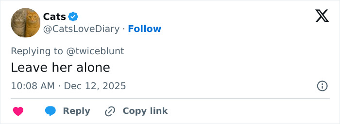Tweet from CatsTwitter supporting Emily Blunt amid plastic surgery rumors after podcast appearance. Tweet from CatsTwitter supporting Emily Blunt amid plastic surgery rumors after podcast appearance.