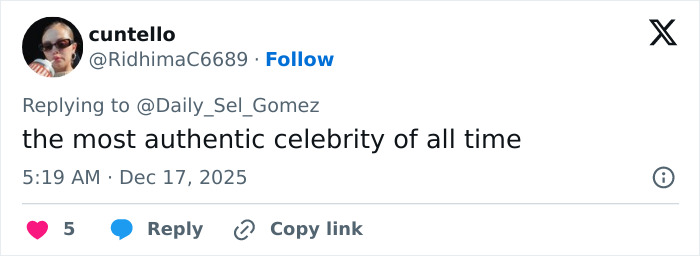 Screenshot of a fan tweet praising Selena Gomez as the most authentic celebrity in response to a shaving question. Screenshot of a fan tweet praising Selena Gomez as the most authentic celebrity in response to a shaving question.