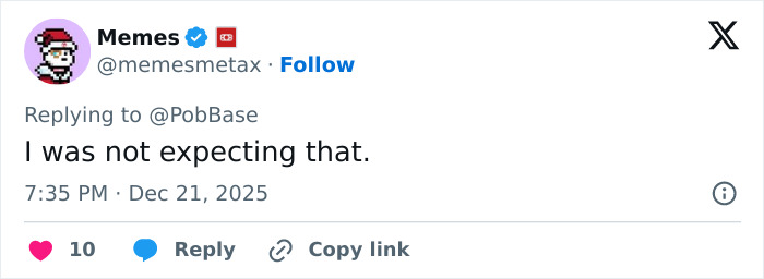 Screenshot of a tweet reacting to the bloody twist in SNL’s Home Alone parody starring Ariana Grande. Screenshot of a tweet reacting to the bloody twist in SNL’s Home Alone parody starring Ariana Grande.