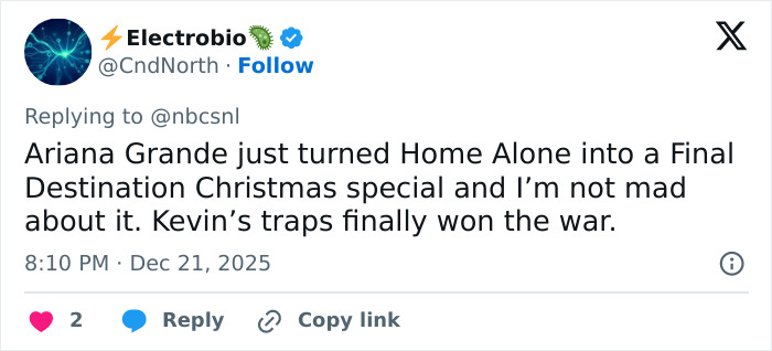 Tweet discussing Ariana Grande’s SNL Home Alone parody, highlighting a bloody twist that divides fans online. Tweet discussing Ariana Grande’s SNL Home Alone parody, highlighting a bloody twist that divides fans online.