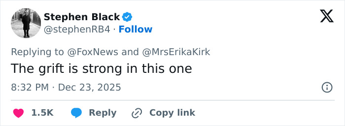 Erika Kirk acusada de lucrar com a tragédia com mensagem de Natal promovendo o livro de Charlie Kirk Erika Kirk acusada de lucrar com a tragédia com mensagem de Natal promovendo o livro de Charlie Kirk