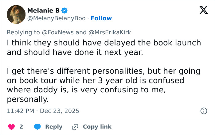 Erika Kirk acusada de lucrar com a tragédia com mensagem de Natal promovendo o livro de Charlie Kirk Erika Kirk acusada de lucrar com a tragédia com mensagem de Natal promovendo o livro de Charlie Kirk
