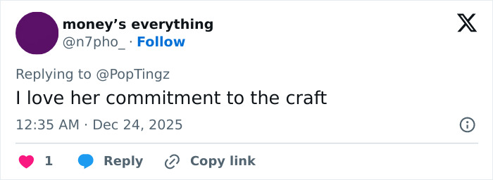 "Eles realmente fizeram Photoshop nela": Sessão fotográfica de lingerie natalina de Madonna provoca frenesi "Eles realmente fizeram Photoshop nela": Sessão fotográfica de lingerie natalina de Madonna provoca frenesi