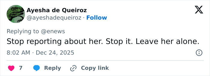 Tweet from Ayesha de Queiroz replying to enews, asking to stop reporting about Amanda Bynes after paparazzi pic showed weight loss.