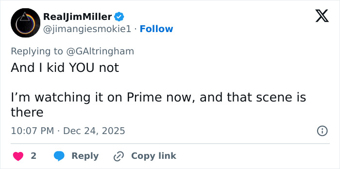 Screenshot of a tweet disputing claims about Amazon Prime cutting a crucial scene from a beloved Christmas classic.