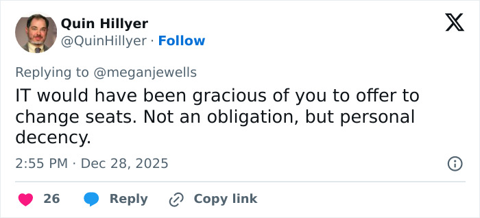Tweet from Quin Hillyer discussing decency and obligation about switching seats on a flight in an internet divided debate.