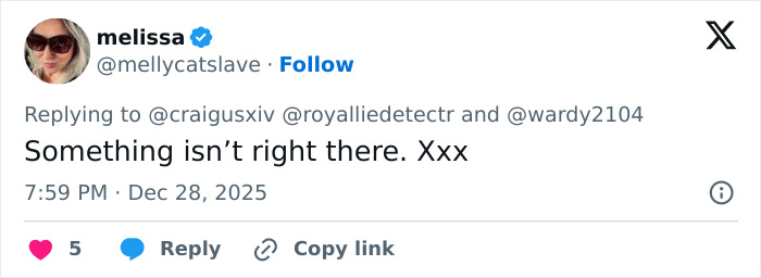 User profile photo and tweet text saying Something isn’t right there, referencing Kate Middleton’s facial scar and 2024 hospitalization rumors. User profile photo and tweet text saying Something isn’t right there, referencing Kate Middleton’s facial scar and 2024 hospitalization rumors.