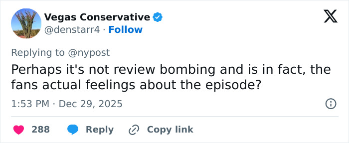Screenshot of a tweet discussing fan reactions to Stranger Things 5 and the comically bad reviews online.