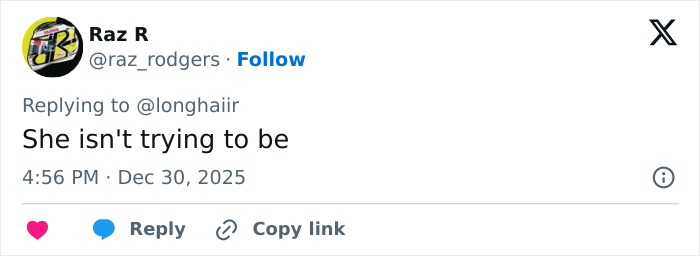 Tweet by Raz R replying to @longhaiir stating she isn't trying to be Sydney Sweeney and Lindsay Lohan comparison reactions.