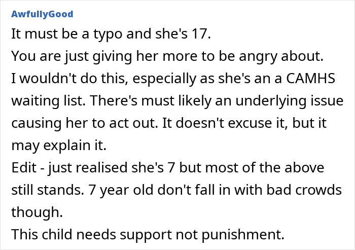 Online comment discussing a mom&rsquo;s decision of no Christmas gifts as punishment for 7-year-old, with disagreement from others.