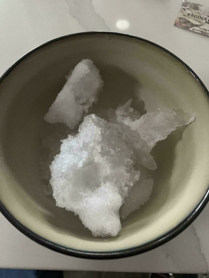 Bowl with irregular chunks of ice showcasing an interesting and unusual texture people shared on the internet.