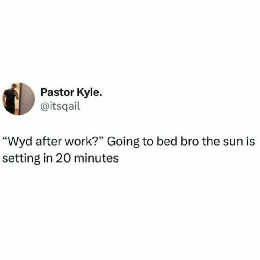 Tweet meme about going to bed early instead of socializing, related to therapist and mental health humor.