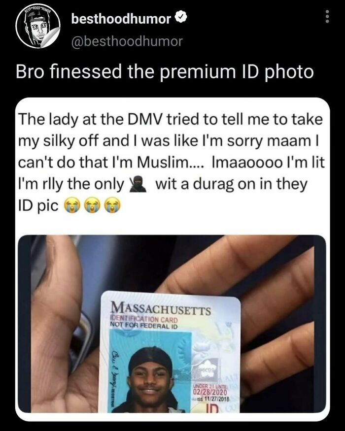Tweet showing a funny ID photo with a man wearing a durag on his Massachusetts identification card.