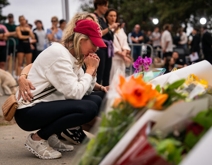 Single Mom's "Tone Deaf" GoFundMe After Bondi Beach Attack Sparks Widespread Outrage Single Mom's "Tone Deaf" GoFundMe After Bondi Beach Attack Sparks Widespread Outrage