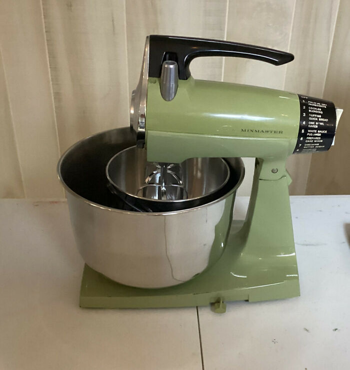 Mine Is A Sunbeam Mixmaster, I've Had The Mixer For About 5 Years Now. I Fixed It Up (See: "I Fixed Up A Sunbeam Mixmaster!")