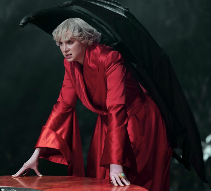 "A New Home For Lice": Gwendoline Christie’s Bizarre Hair Look Hijacks Fashion Awards "A New Home For Lice": Gwendoline Christie’s Bizarre Hair Look Hijacks Fashion Awards