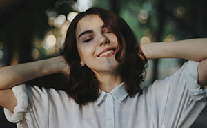 Woman Blacklisted By Sis For Paying For 18YO Niece’s Tummy Tuck, She Feels It Was Justified