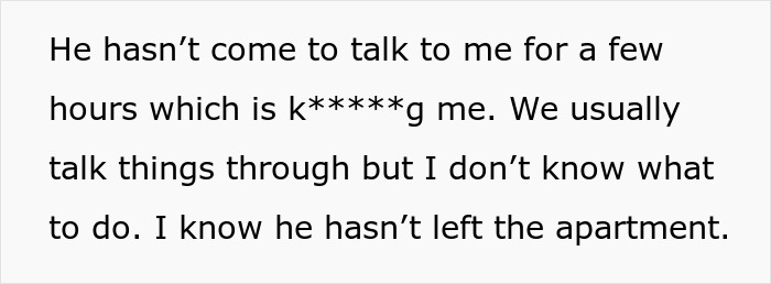 Text message screenshot showing a woman distressed over secret texts of fiancé complaining about her appearance. Text message screenshot showing a woman distressed over secret texts of fiancé complaining about her appearance.