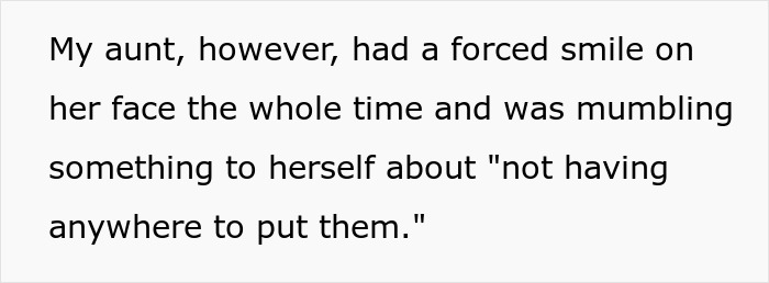 Text screenshot showing a forced smile from a rich aunt during a petty Christmas revenge involving a cheap gift.