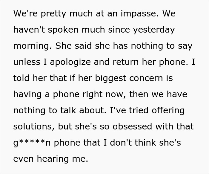 Text showing a man's message about phone dependence causing a breakdown in family communication and relationship issues. Text showing a man's message about phone dependence causing a breakdown in family communication and relationship issues.