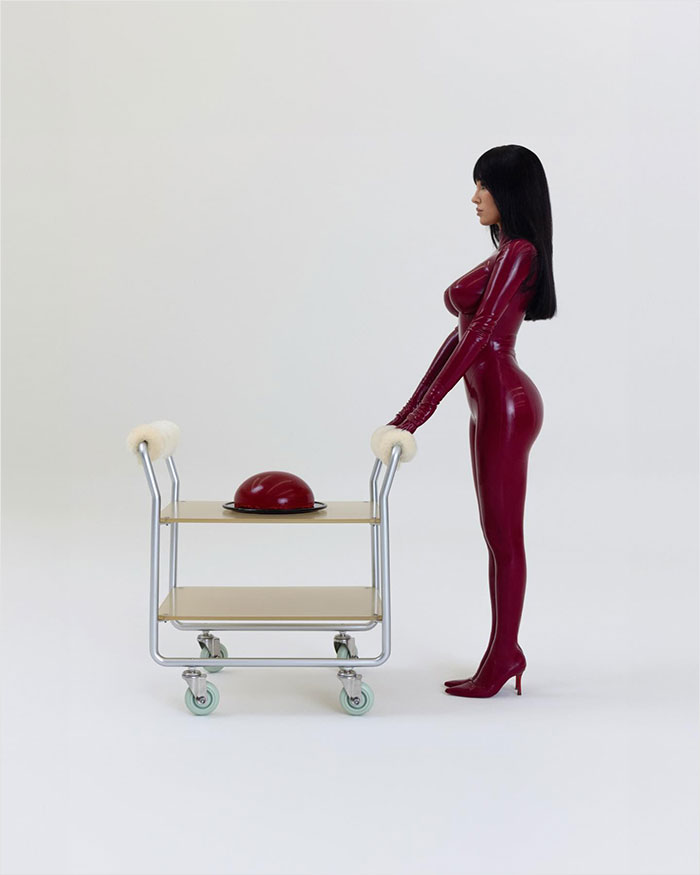 Bianca Censori's "Vulgar" Debut Art Performance Blasted As "Misogyny" Bianca Censori's "Vulgar" Debut Art Performance Blasted As "Misogyny"