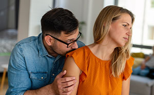 Thanksgiving Turns Awkward After Couple’s Parents Finally Meet: “He’s Been Lying To Me For 2.5 Years”