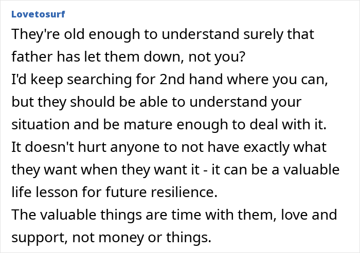 Comment thread discussing a man who promised $400 per kid for Christmas but changed his mind, causing mom to panic. Comment thread discussing a man who promised $400 per kid for Christmas but changed his mind, causing mom to panic.