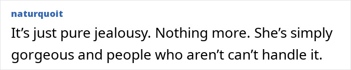 Comment thread screenshot discussing fans calling out Sydney Sweeney’s natural beauty claim with side-by-side photo evidence. Comment thread screenshot discussing fans calling out Sydney Sweeney’s natural beauty claim with side-by-side photo evidence.
