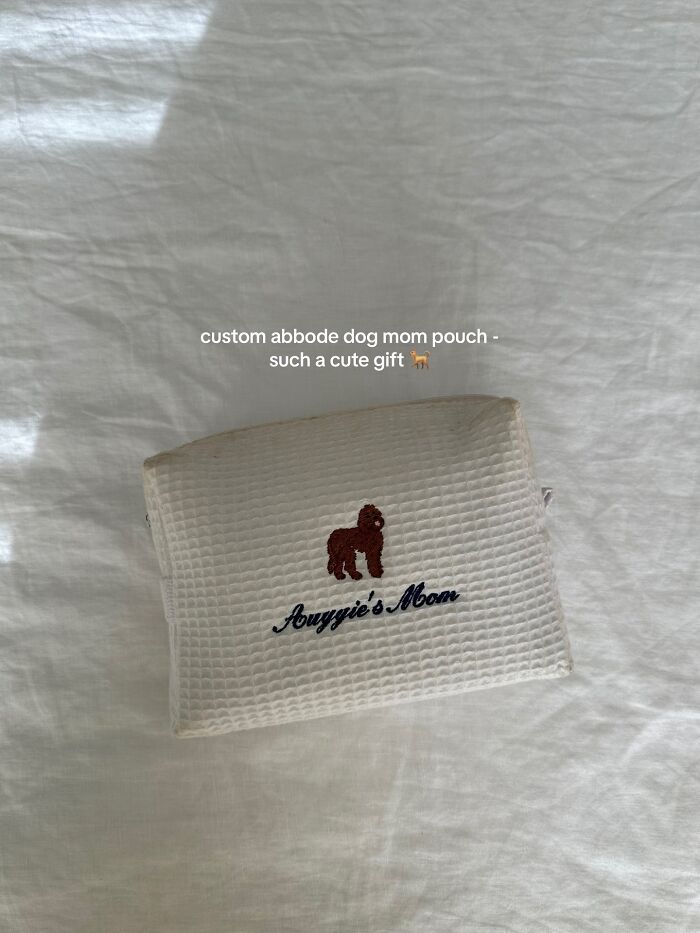 Custom dog mom pouch embroidered with a dog design, a highly recommended Christmas gift for pet lovers.