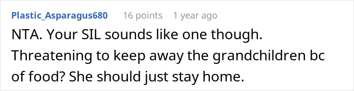 Screenshot of online comment discussing a woman threatening to pull grandkids over allergy-related family conflict. Screenshot of online comment discussing a woman threatening to pull grandkids over allergy-related family conflict.