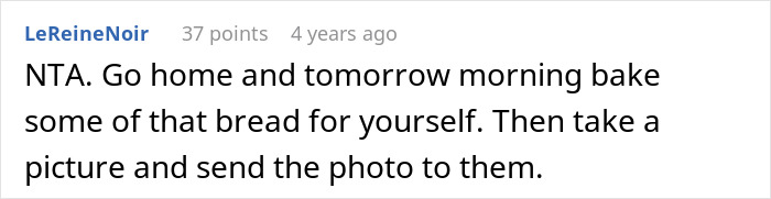 Screenshot of a Reddit comment advising to bake bread and send a photo, related to homemade pies and Christmas bread conflict.
