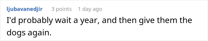 Screenshot of a Reddit comment about a rich aunt trying to sneak a cheap gift back during Christmas revenge.