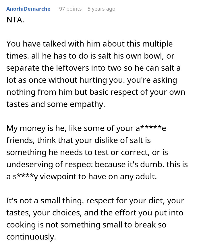 Text discussing relationship issues over boyfriend salting the entire pot of chili against partner&rsquo;s taste and respect.