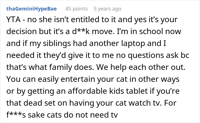 Alt text: Reddit comment discussing a guy splitting the internet after giving his old laptop to his cat instead of his sister